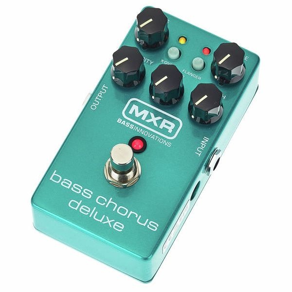 mxr_m83_bass_chorus_deluxe